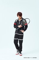 毎熊宏介扮する神尾アキラ。