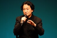 「世田谷パブリックシアター新芸術監督就任イベント―公共劇場における芸術監督の役割を考える―」より。（撮影：田中亜紀）