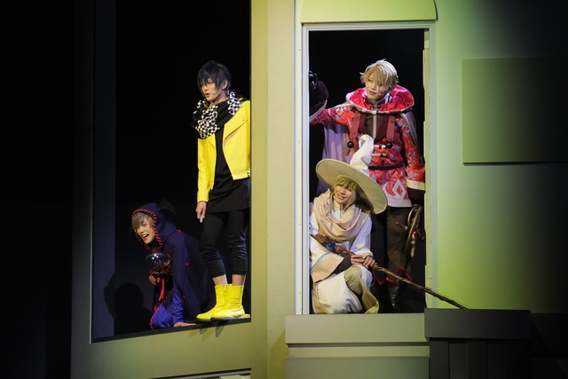 「MANKAI STAGE『A3!』ACT2! ～SPRING 2022～」より。(c)Liber Entertainment Inc. All Rights Reserved. (c)MANKAI STAGE『A3!』製作委員会