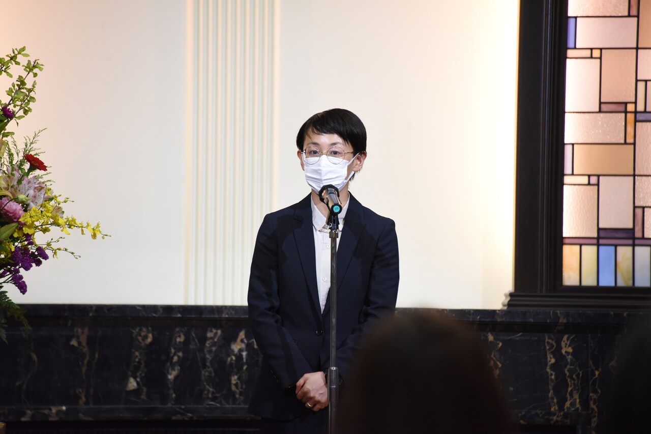 岸田國士戯曲賞授賞式で福名理穂が謝辞、山本卓卓は選考委員の席狙う