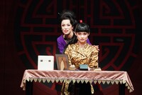 ミュージカル「FLOWER DRUM SONG」より。(c)エイベックス・エンタテインメント株式会社 / 撮影：岩田えり