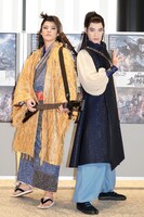2022年劇団☆新感線42周年興行・春公演 いのうえ歌舞伎「神州無頼街」東京公演開幕前取材会より。左から宮野真守、福士蒼汰。（撮影：田中亜紀）