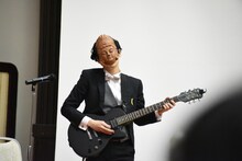 範宙遊泳のパフォーマンスより。