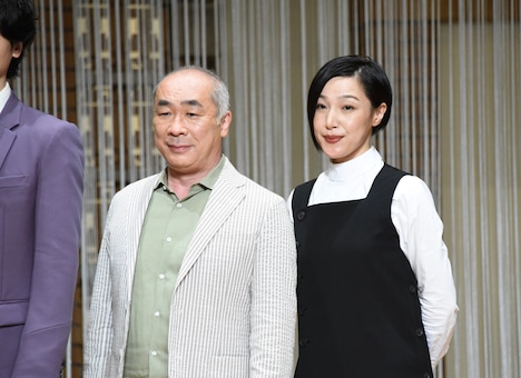 左から野添義弘、上田久美子。