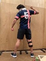 かつては日本大学芸術学部のラグビー部に所属。背番号は5番。
