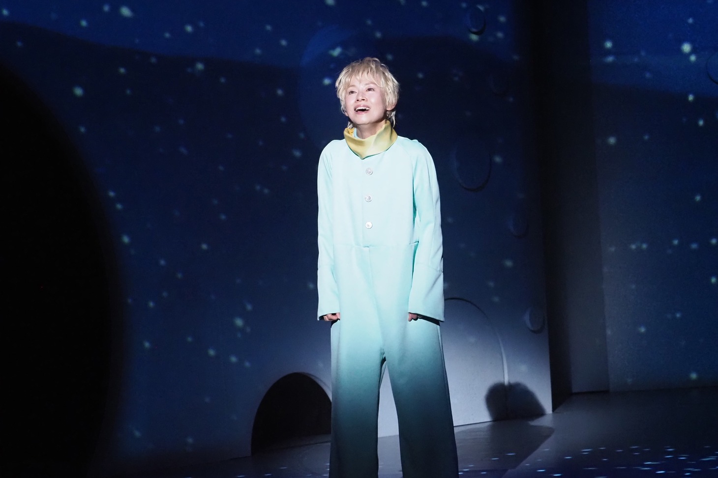 ミュージカル「リトルプリンス」より、土居裕子扮する王子。（写真提供：東宝演劇部）