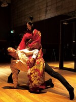 「赤と黒の交響詩（シンフォニー）」イメージビジュアル