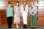 左から小林香、花乃まりあ、美弥るりか、剣幸。(撮影:田中亜紀)
