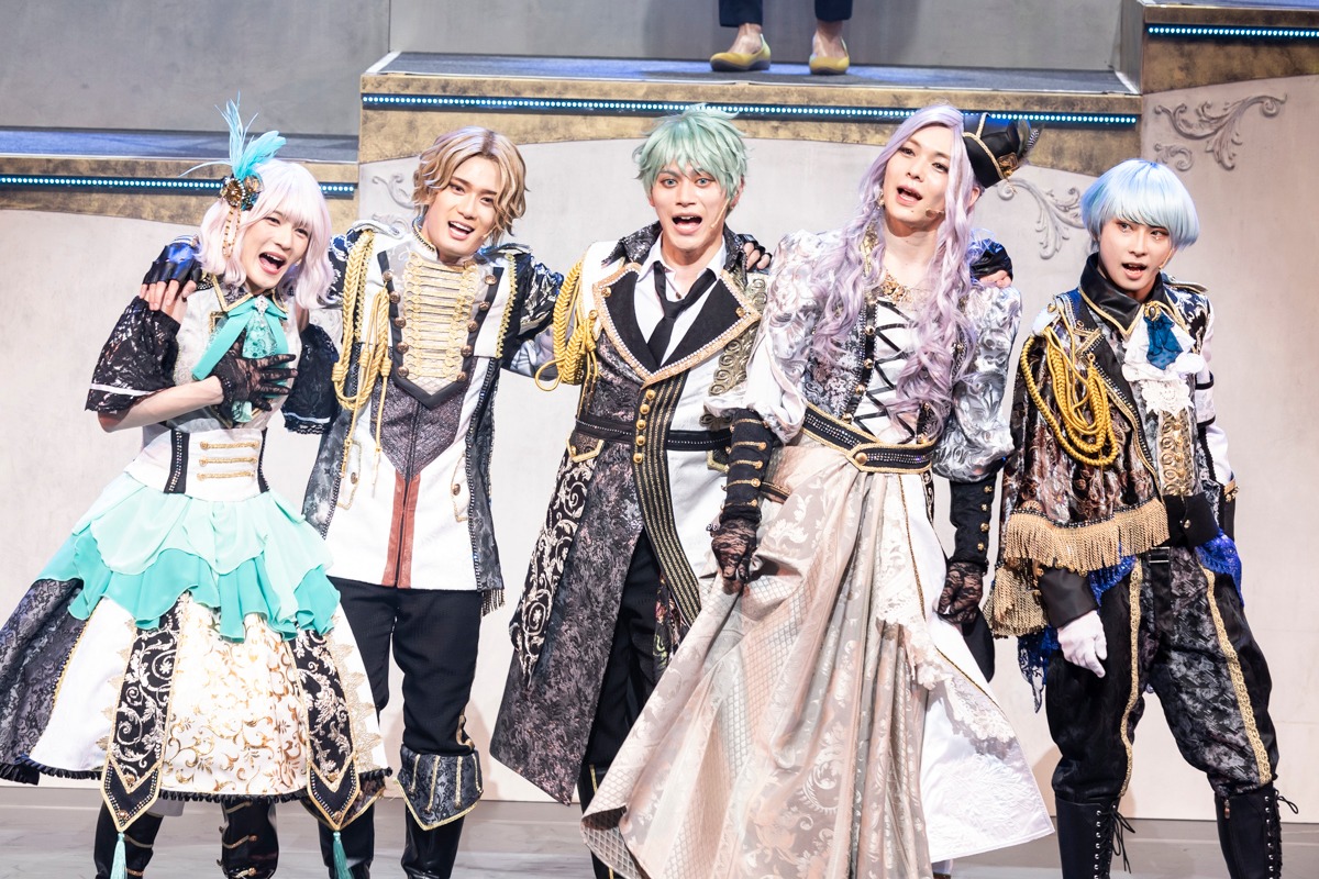 「青山オペレッタ THE STAGE ～ファルチェ・インヴェルソ / 逆さの三日月～」より。