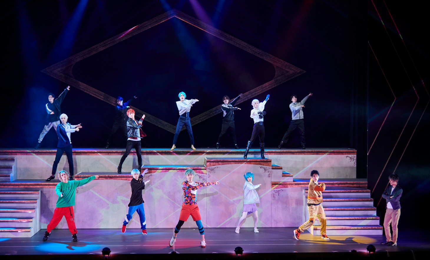 「青山オペレッタ THE STAGE ～ファルチェ・インヴェルソ / 逆さの三日月～」より。