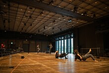 DaBY / SandD 小尻健太＋森永泰弘「ころり」リハーサルの様子。（Photo by momoko Japan）