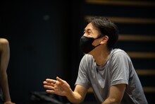 DaBY / SandD 小尻健太＋森永泰弘「ころり」リハーサルの様子。（Photo by momoko Japan）