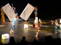 「ククノチ テクテク マナツノ ボウケン」より。（撮影：大洞博靖）