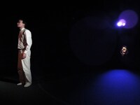 大竹野正典追悼公演第一夜「サラサーテの盤」より。（撮影：アマノ雅景）