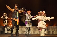 ナイスコンプレックスN34「フリーカル『YAhHoo!!!!』2022」より。（撮影：鏡田伸幸）