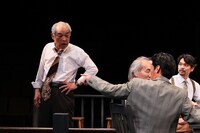 ゴツプロ！ 第7回公演「十二人の怒れる男」より。（撮影：保高幸子）