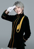 輝馬扮する北海道新幹線。