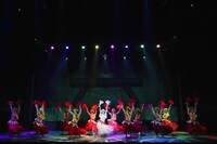 「フラガール - dance for smile -」より。（撮影：友澤綾乃）