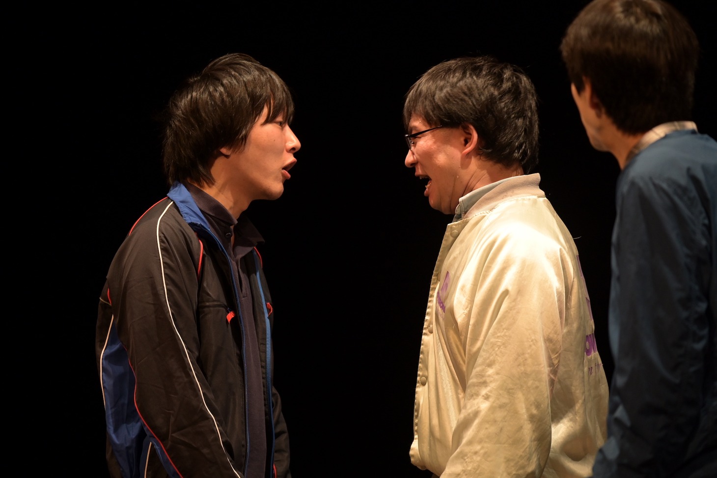 努力クラブ 第14回公演「救うか殺すかしてくれ」より。（撮影：小嶋謙介）