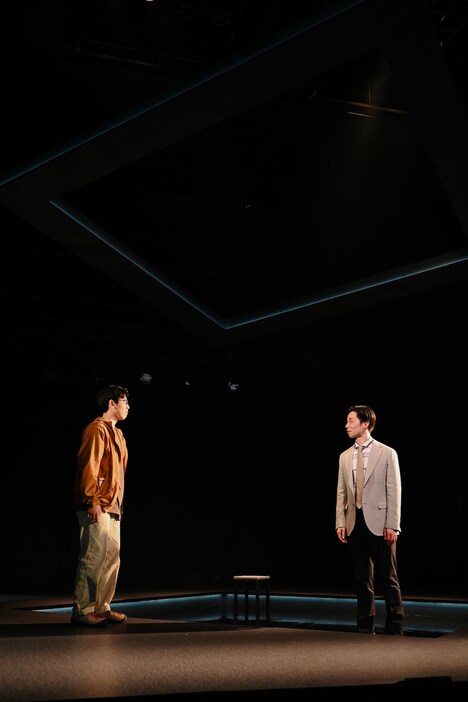 イキウメ「関数ドミノ」より。（撮影：金子愛帆）