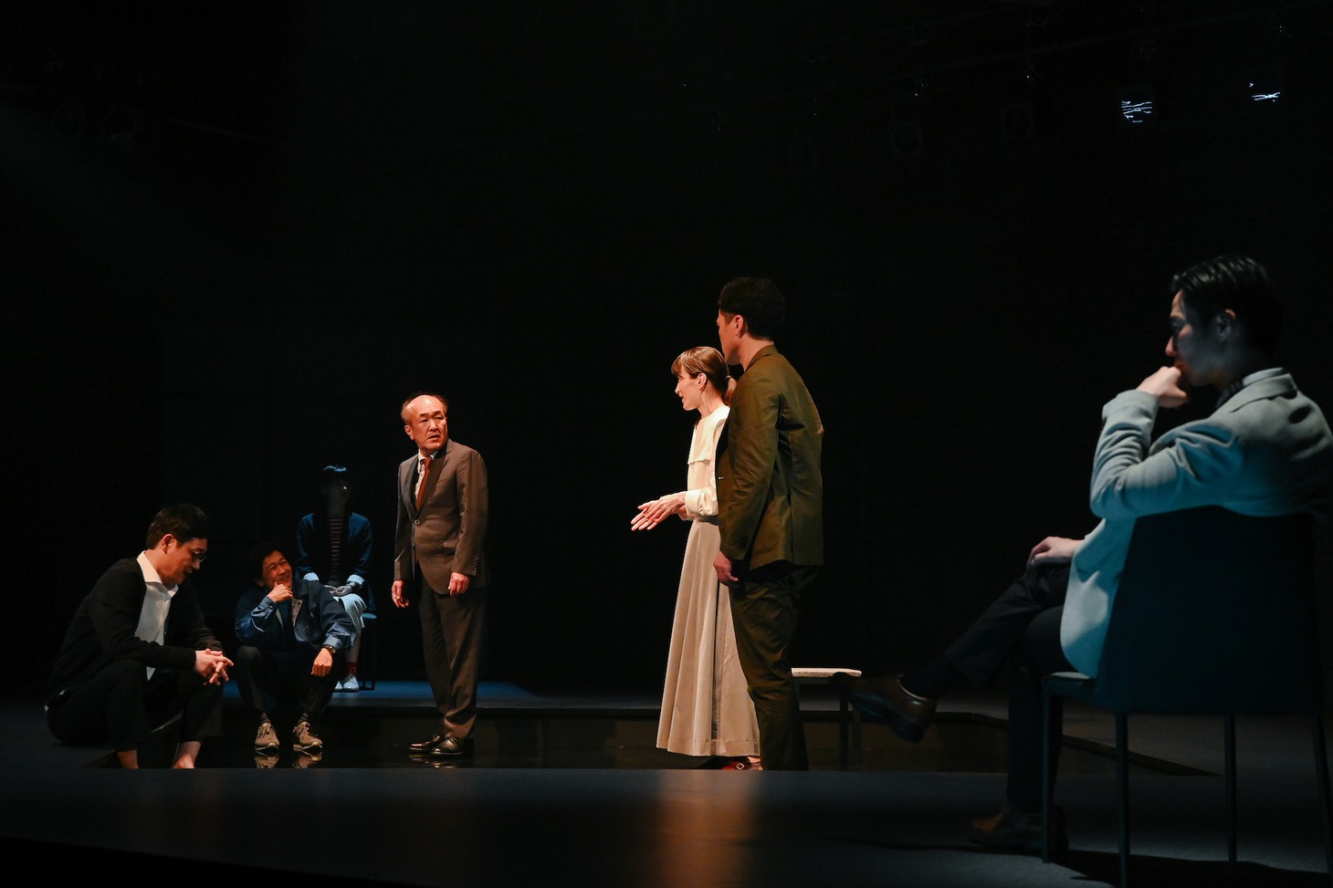 イキウメ「関数ドミノ」より。（撮影：金子愛帆）