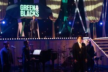 WOWOWプライム「WOWOWオリジナルミュージカルコメディ 福田雄一、井上芳雄『グリーン＆ブラックス』」#62のミュージックショーコーナーより。