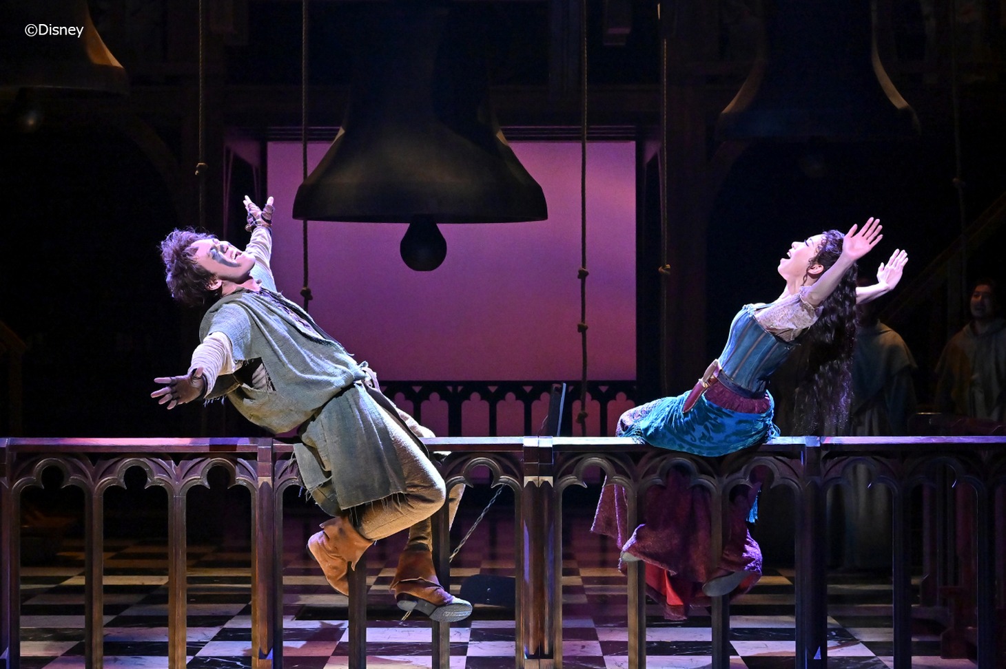 劇団四季 ミュージカル「ノートルダムの鐘」より。（撮影：阿部章仁）