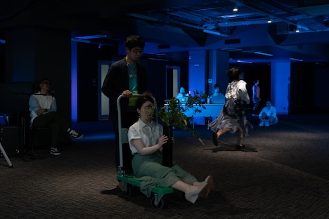 倉田翠「今ここから、あなたのことが見える / 見えない」より。（撮影：加藤甫）