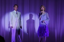 左から月城かなと、海乃美月。