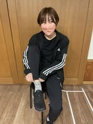 adidasのジャージーと、“ツッコミ待ち”な猫の靴下。