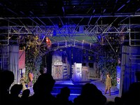 水族館劇場「Naufragio 出雲阿國航海記」より。