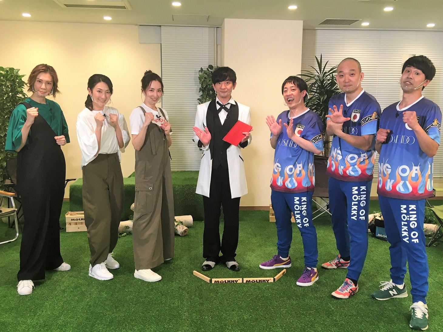 左から瀬戸かずや、真飛聖、桜乃彩音、向井慧、森田哲矢、みなみかわ、カナイ。