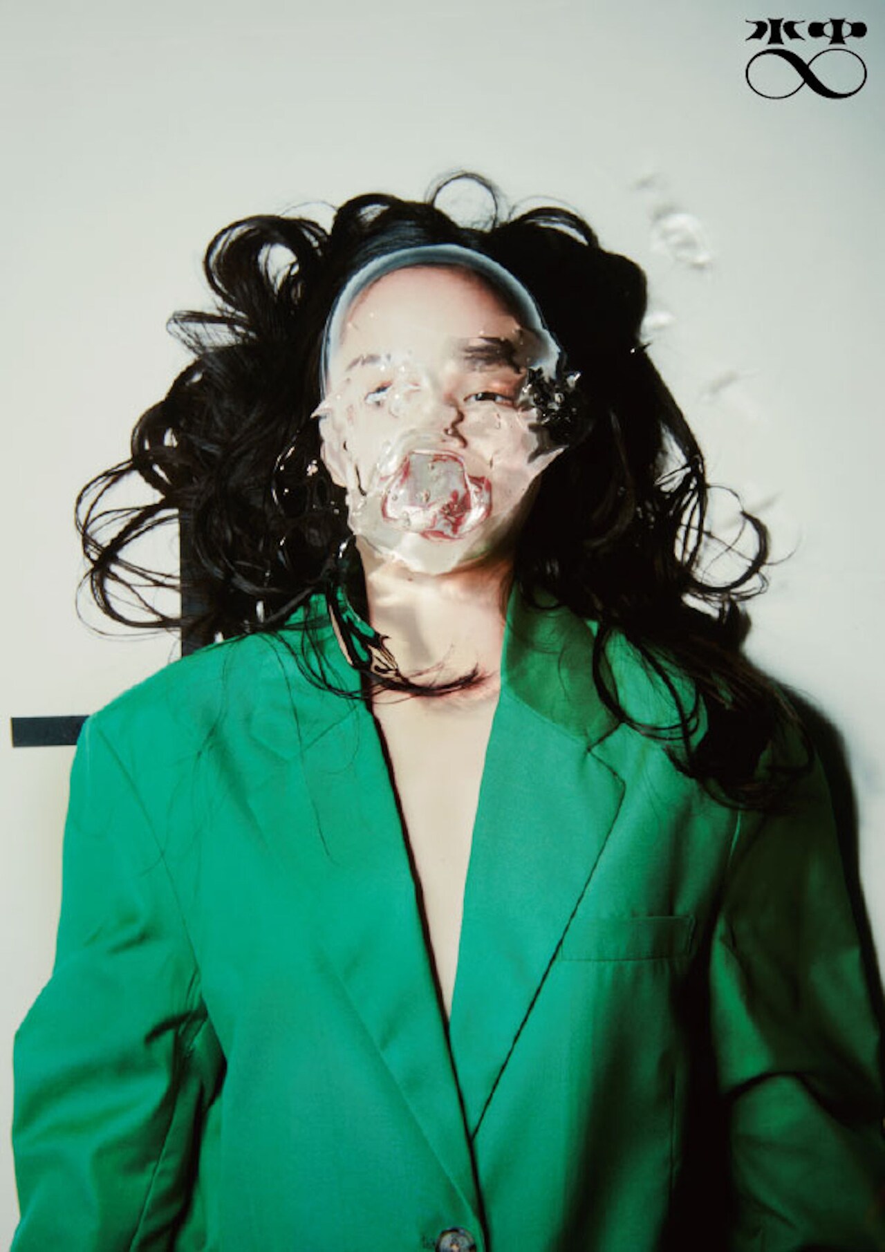 身体からの脱出を試みるべきか…水中めがね∞の新作は「GOOD COW 権」