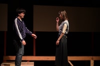 努力クラブ 第15回公演「誰かが想うよりも私は」より。（撮影：小嶋謙介）