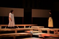 努力クラブ 第15回公演「誰かが想うよりも私は」より。（撮影：小嶋謙介）