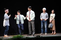 「ようこそ、ミナト先生」フォトコールより。