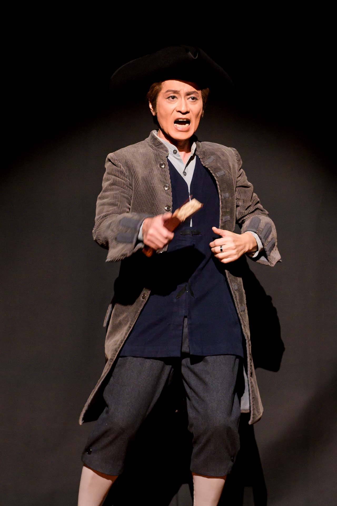 「氷川きよし特別公演」第1部「ケイト・シモンの舞踏会 ～時間旅行でボンジュール～」より。