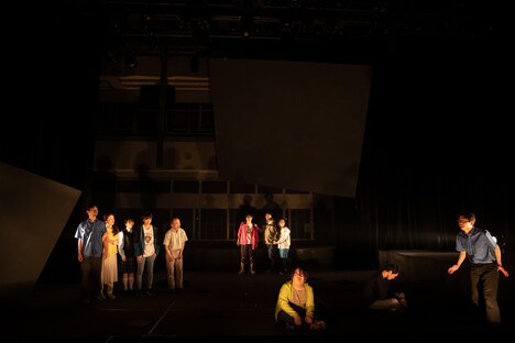 プロトテアトル 第11回公演「レディカンヴァセイション（リライト）」より。（撮影：河西沙織 / 劇団壱劇屋）