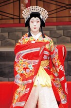 「當世流小栗判官」より、市川笑也扮する照手姫。(c)松竹