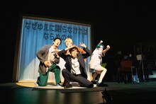 範宙遊泳 新作本公演「ディグ・ディグ・フレイミング！～私はロボットではありません～」より。（撮影：鈴木竜一朗）