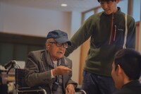 ワーク・イン・プログレス「エキストラの宴」より。