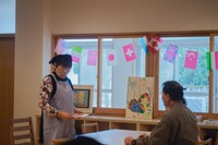 ワーク・イン・プログレス「エキストラの宴」より。