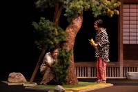 トリコ・A「へそで、嗅ぐ」より。（撮影：松本成弘）