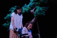 トリコ・A「へそで、嗅ぐ」より。（撮影：松本成弘）