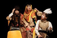 オフィス３〇〇「私の恋人 beyond」より。（撮影：横田敦史）