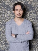 早乙女じょうじ扮する小日向譲二。