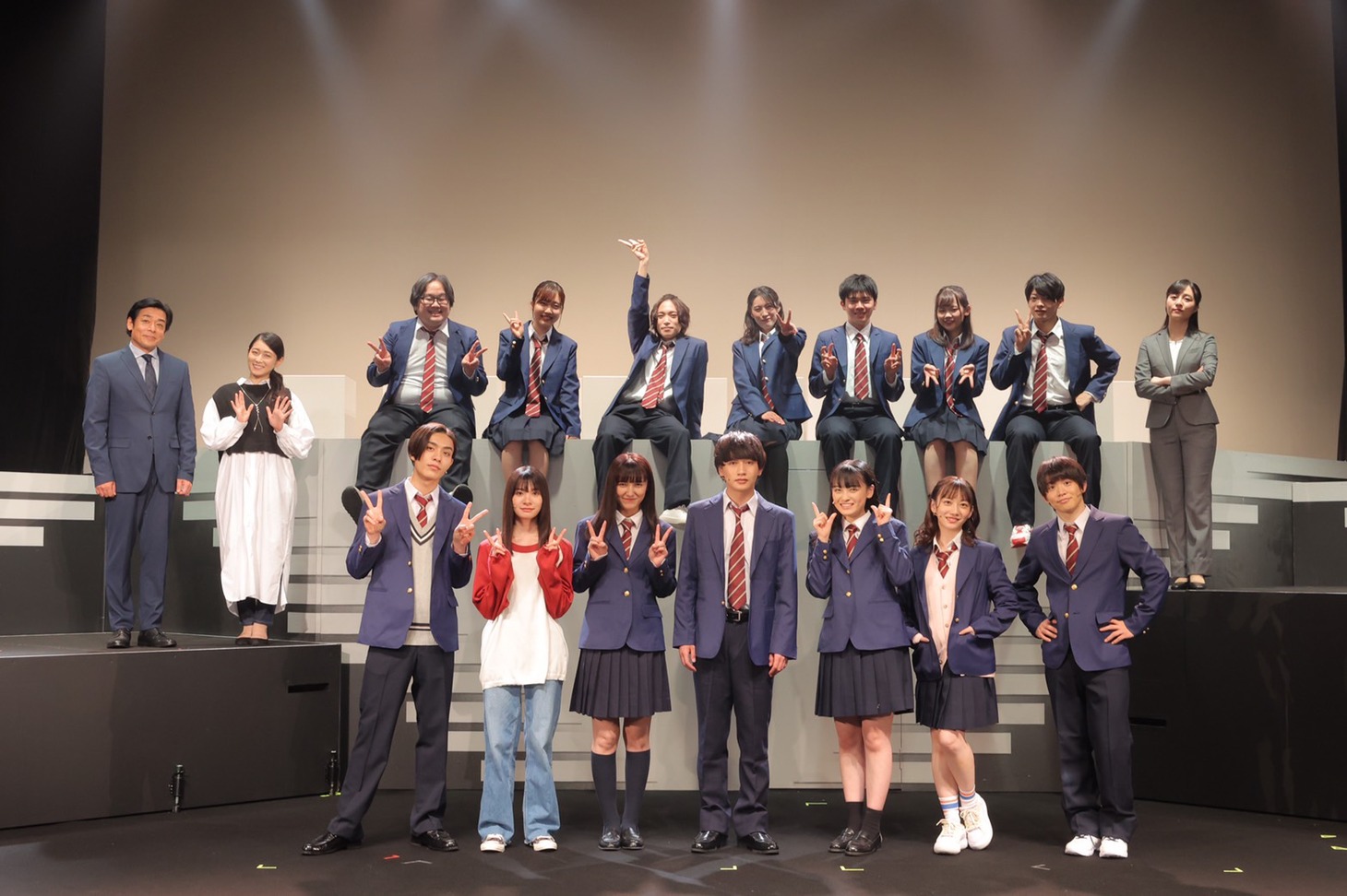 舞台「処女のまま死ぬやつなんていない、みんな世の中にやられちまうからな」出演者