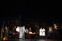 こまつ座 第142回公演「紙屋町さくらホテル」より。（撮影：田中亜紀）