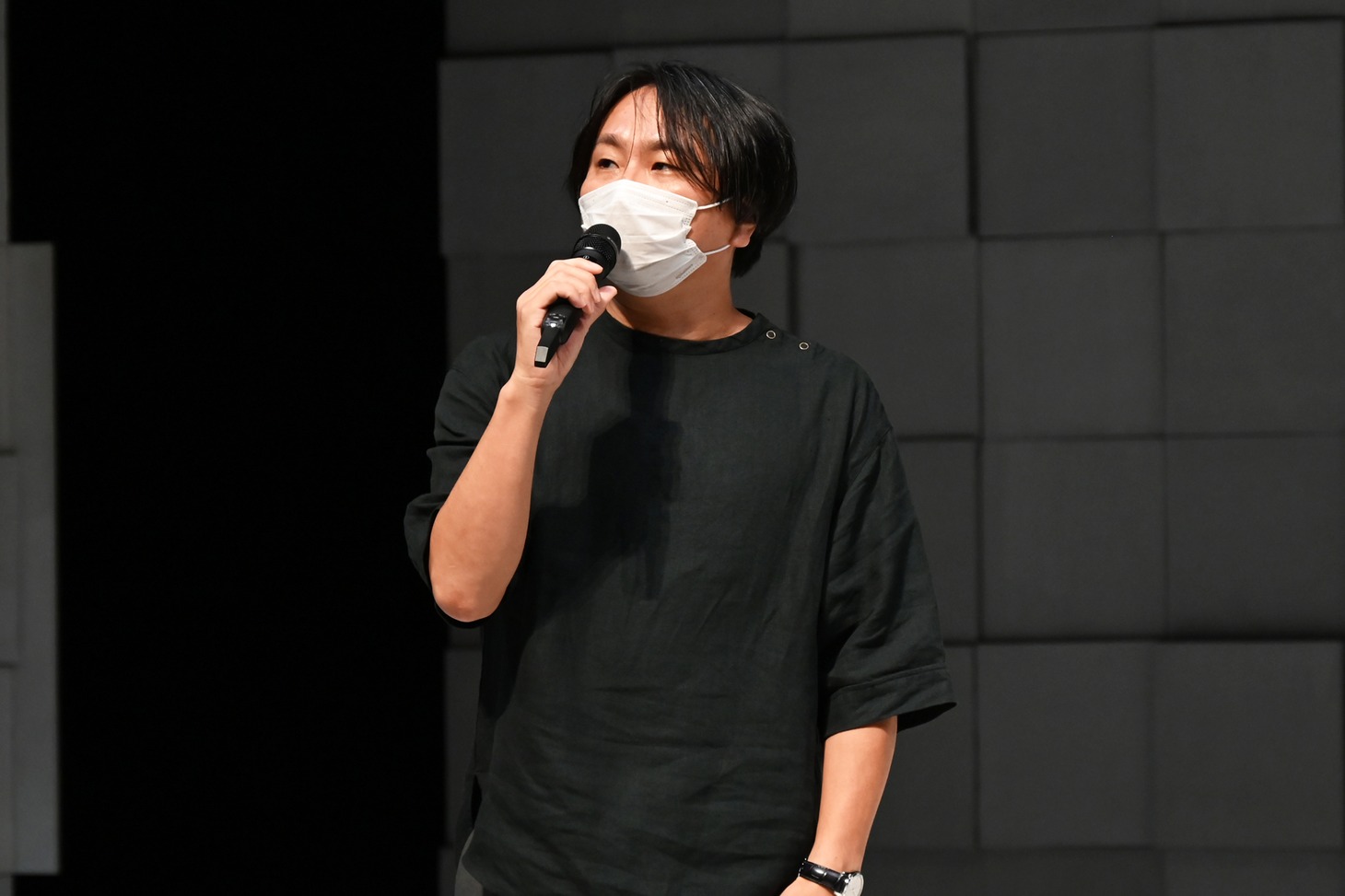 上田岳弘