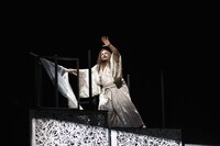 オペラ「クレタの王 イドメネオ」より。(c)Jean-Louis Fernandez